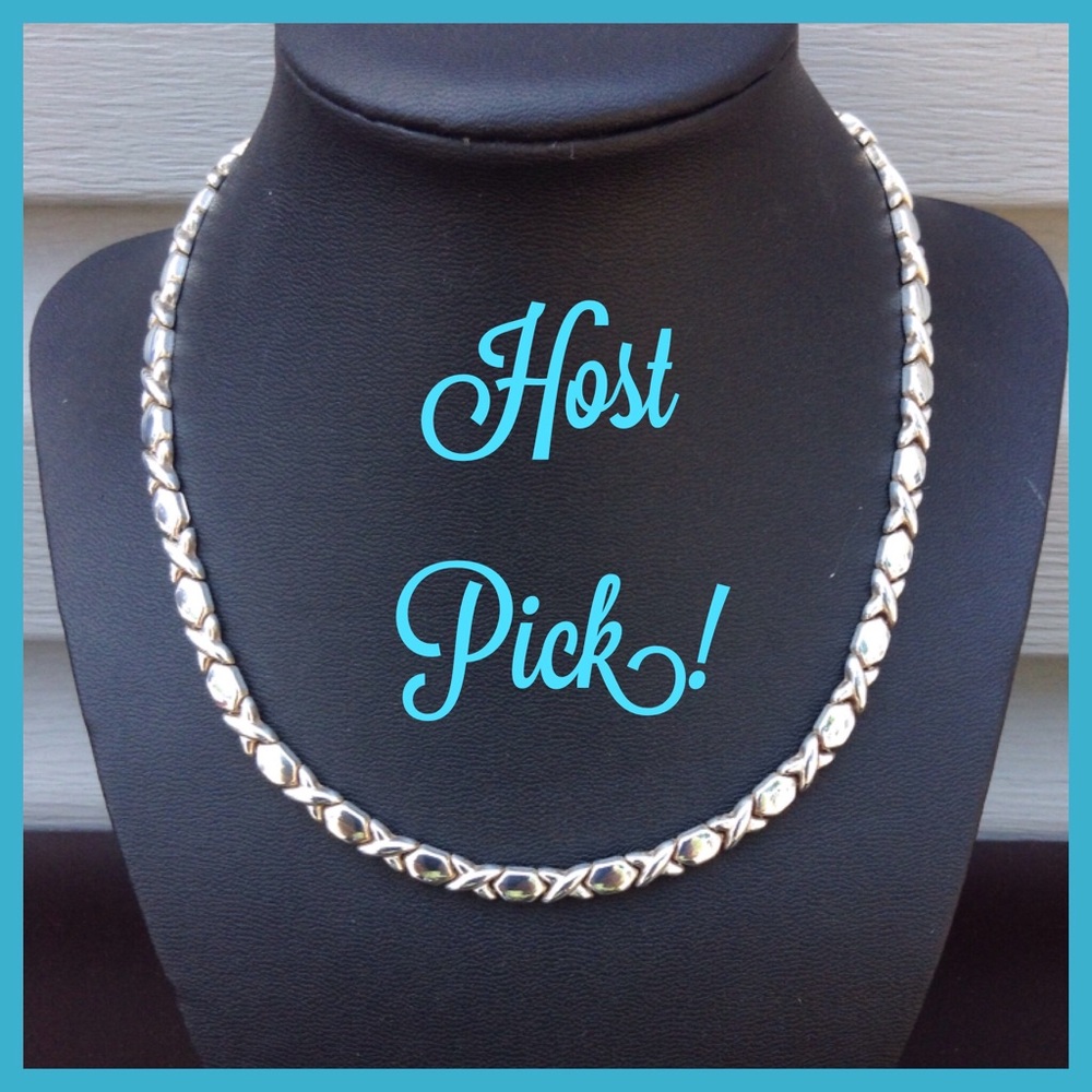 Elegant Silver Necklace